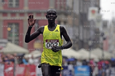 Gdansk. Meta  XVIII Maratonu Solidarnosci na ul Dlugi...