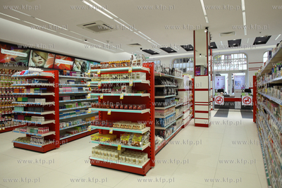 Otwarcie sklepow H&M i Rossmann na ul. Bohaterow Monte...
