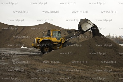 Z terenów fabryki Pollytag w Gdańsku Letnicy znika...