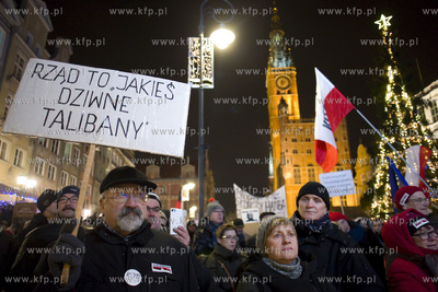 Długi Targ w Gdańsku. Demonstracja Komitetu Obrony...