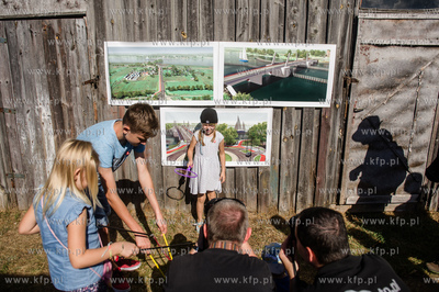 Gdańsk. Wyspa Sobieszewska. Uroczystość wbicia pierwszej...