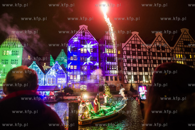 Gdańsk. Przywitanie Swietego Mikolaja oraz zapalenie...