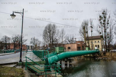 Gdańsk. Rury ciepłownicze prowadzące na wyspę Ołowianke.
22.02.2017
fot....