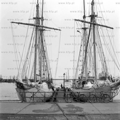 Żaglowce ss Cladan i Falken stoją przycumowne do...