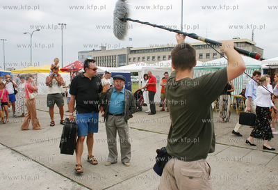 Ekipa filmowa serialu Swieta Wojna (TVP2) realizuje...