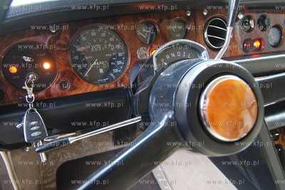 Rolls Royce z 1968 roku odrestaurowany w warsztacie...