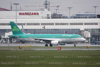 Warszawa, Okecie. Nz. Airbus A320-214 Aer Lingus.
19.11.2008
fot.Sebastian...