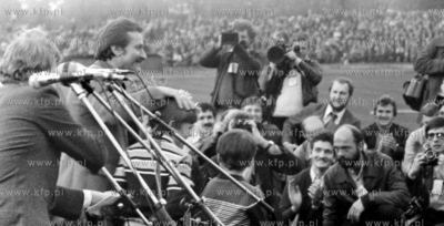Delegacja Solidarnosci na stadionie klubu Hutnik na...