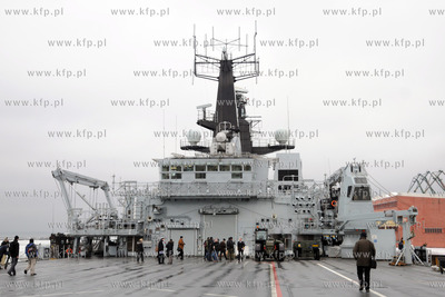 Wspolne cwiczenia okretow i lotnictwa Marynarki Wojennej...