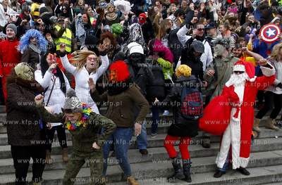 Przed Muzeum Narodowym w Szczecinie, na Wałach Chrobrego...