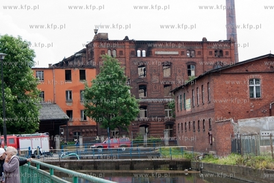 Starogard Gdanski. Zgliszcza zabytkowego mlyna po pozarze....