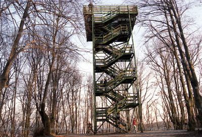 Wieza widokowa na gdanskim Pacholku. 03.2004 Fot. Daniel...