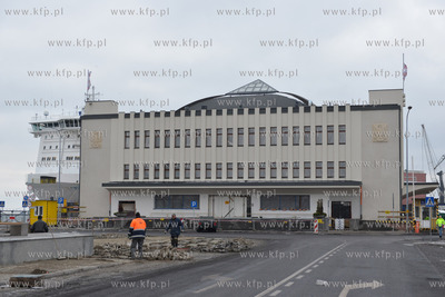 Gdynia. Dobiega konca remont elewacji budynku dawnego...