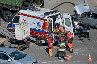 Na skrzyzowaniu ulic 10 Lutego i Swietojanskiej w Gdyni...