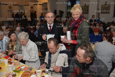 Sniadanie Wielkanocne w dolnym kosciele OO. Franciszkanow...