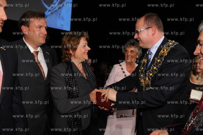 20 lat gdanskiej samorzadnosci. Uroczystosc w Teatrze...