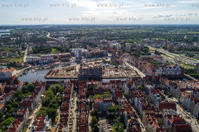 Gdańsk, Wyspa Spichrzów, a na niej nowe inwestycje....