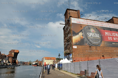 Gdansk. Wyspa Spichrzow. Uroczystosc wmurowania kamienia...