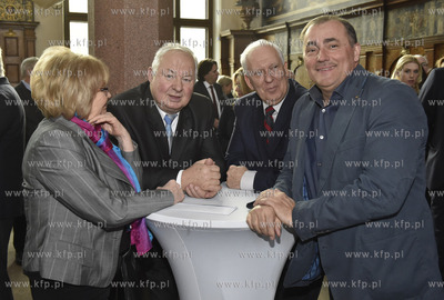 Gdańsk, Dwór Artusa. Noworoczna lampka szampana,...