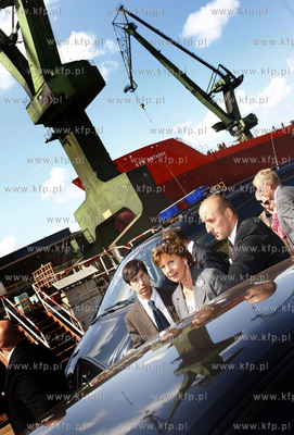 Stocznia Gdansk. Wizyta komisarz UE Neelie Kroes ds....