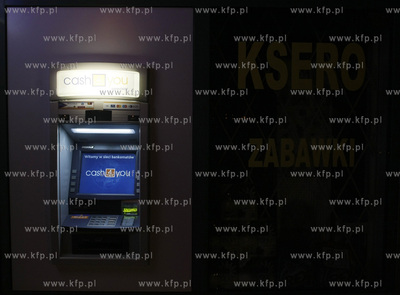 Gdansk Niedzwiednik. Bankomat sieci Cash 4 You.
18.03.2010
fot....