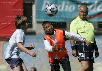 Boisko Zespolu Szkol Ogolnoksztalcacych nr 8 przy ul....
