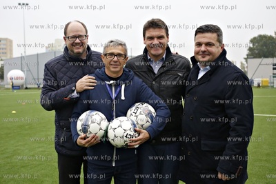 Gdansk Zaspa. Pilkarski turniej dzikich druzyn Do przerwy...