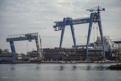 Suwnice stoczni Maritim Shipyard w Gdańsku 05.03.2020...