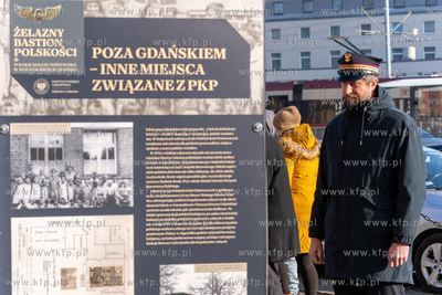 Plac przed Dworcem Głównym PKP w Gdańsku. Otwarcie...