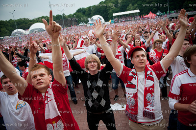 Gdansk. Strefa Kibica na Placu Zebran Ludowych gdzie...