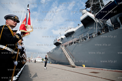 Gdynia. Nabrzeze Pomorskie. Uroczyste powitanie japonskiego...