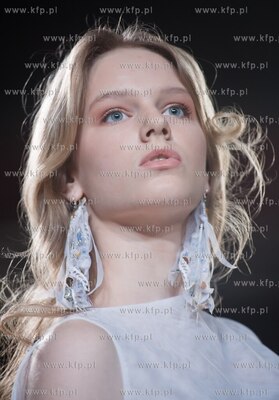 Centrum Stocznia Gdansk. Gala Amber Look Trends & Styles...