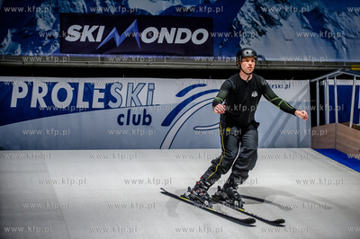 Gdansk. Oliwa. Centrum sportow zimowych Skimondo. Pierwszy...