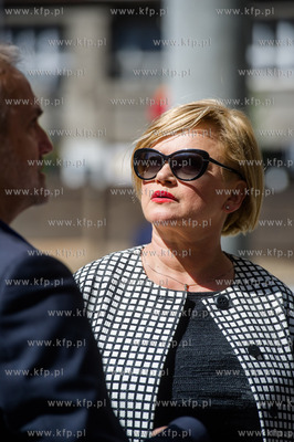 Gdynia. Uroczyste zawieszenie wiechy na nowo powstajacym...