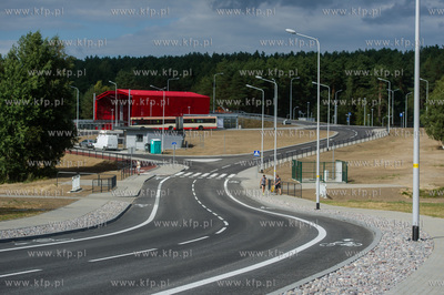 Gdansk. Nowo otwarta droga dojazdowa do przystanku...