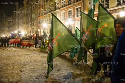 Gdansk. Dlugi Targ. Manifestacja przeciwko przyjmowaniu...