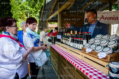 Gdansk. Oliwa. Plac przed Katedra Oliwska.X edycja...