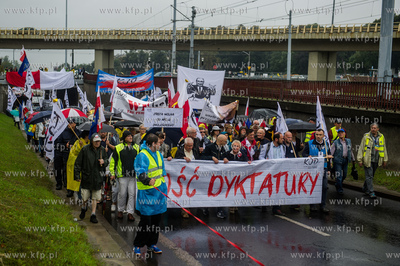 Gdańsk. Manifestacja Komitetu Obrony Demokracji pod...
