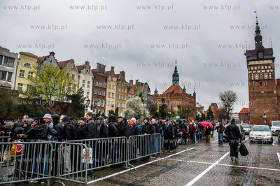 Gdańsk. Targ Węglowy. Sniadanie wielkanocne dla samotnych...