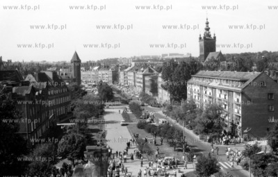 Ulica Podwale Staromiejskie w Gdansku widziana z unoszacego...