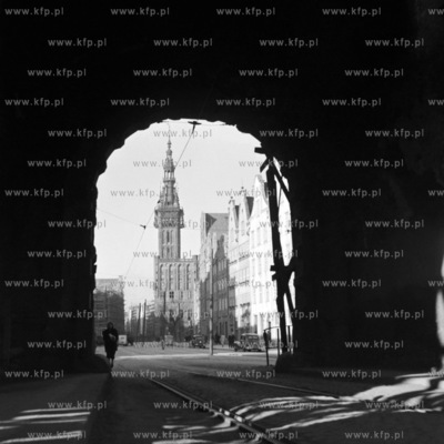 Długi Targ w Gdąńsku, widok od strony Zielonej Bramy....