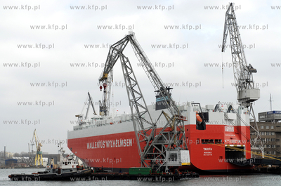 Chrzest samochodowca ro-ro Tarifa zbudowanego przez...