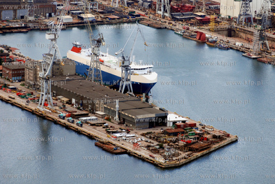 Gdynia z lotu ptaka. Nz. Stocznia Gdynia S.A.
29.06.2007
Fot....