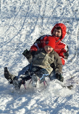 Gdansk-Suchanino. Zimowe szalenstwo na sankach.
Nz....