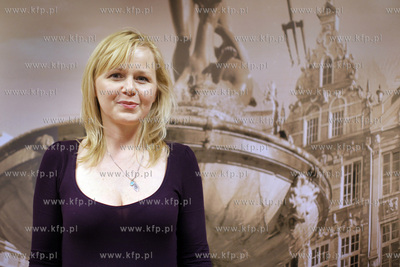 Galeria Baltycka. Spotkanie w EMPIK-u,  z aktorami...