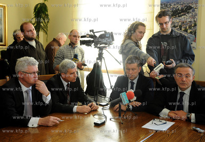 Urzad Miasta Gdyni. Wiceprezydent Gdyni Marek Stepa...