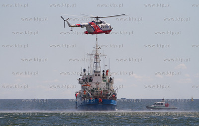 Gdynia ,akwen miedzy wejsciem poludniowym Portu Gdynia...