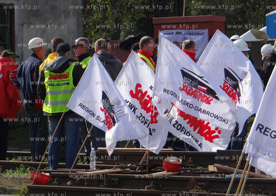 Braniewo. Grupa gornikow ze Slaska zablokowala pociagi...