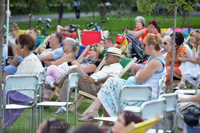 IV. Nadmorski Plener Czytelniczy Gdynia 2015. 55 oficyn...