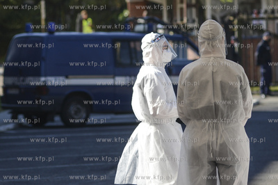 Gdynia. Przy Instytucie Medycyny Morskiej i Tropikalnej...